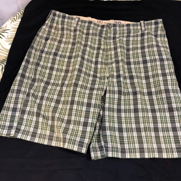 Izod Saltwater Chinos shorts 38 - Picture 5 of 5